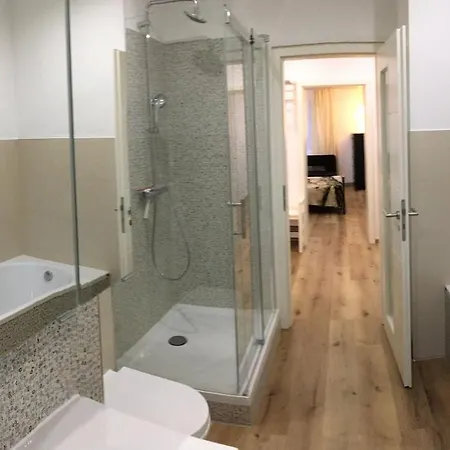 Attraktive Am Rande Von Leipzig An Der A14